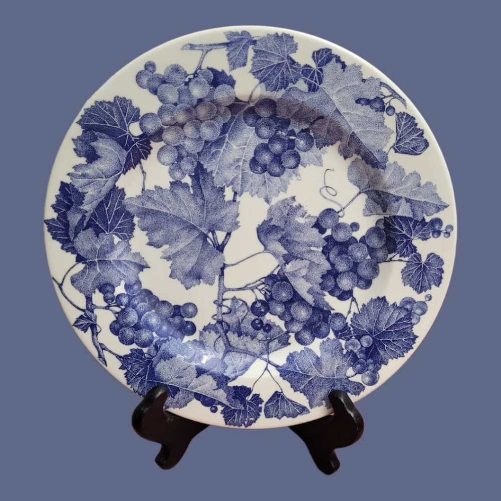 Vintage Crate&Barrel Blue Grape Leaves and Vine Dinner Plate